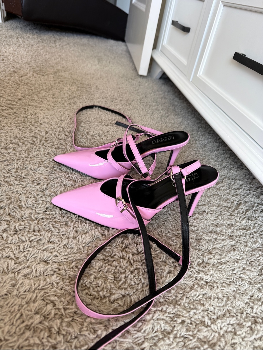Women’s Pink Pointed Toe Strappy Heels